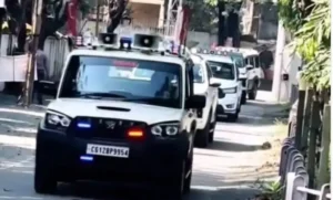 श्रम मंत्री लखनलाल देवांगन के काफिले का सड़क हादसा — तीन पुलिसकर्मी घायल, मंत्री सुरक्षित।