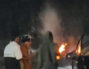 कोरबा हेलीपैड पर तलवार से केक काटने का तमाशा, मानिकपुर पुलिस ने रईसजादों की पार्टी पर फेरा पानी।