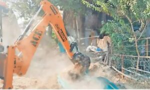 दीपका में 25 साल बाद अतिक्रमण पर ‘तूफ़ानी कार्रवाई’ की शुरुआत — क्या अब बड़े नेताओं की बारी?