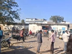 शराब दुकान के भीतर लाश मिलने से मचा हड़कंप, मौत की वजह अज्ञात, पुलिस जुटी जांच में।