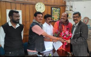 नवपदस्थ क्षेत्रीय श्रम आयुक्त से कोयला मजदूर पंचायत की सौजन्य भेंट आउटसोर्सिंग कंपनियों द्वारा मजदूर शोषण पर जताई चिंता।