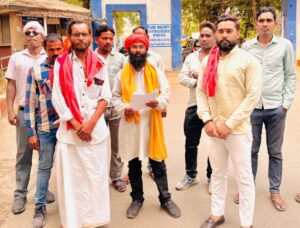 सरायपाली में ठेकेदारों पर श्रमिकों का बड़ा हमला, शोषण के खिलाफ मोर्चा – 28 अप्रैल तक अल्टीमेटम।