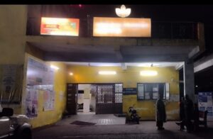 दीपका सामुदायिक स्वास्थ्य केंद्र में स्वास्थ्य सुविधाओं की पोल खुली, टिटनेस इंजेक्शन तक नहीं मिला।