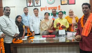 मजदूर दिवस के अवसर पर नगरपालिका प्रांगण में ‘श्रम वीरों’ का सम्मान, शाल-श्रीफल से किया गया अभिनंदन