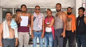 HPC दर से भुगतान नहीं मिलने पर कलिंगा कंपनी कर्मचारियों का अर्धनग्न होकर अल्टीमेटम।