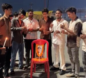 दर्री में जन युवा आवाज़ संगठन के तत्वावधान में स्वर्गीय भरत तिवारी को युवाओं ने दी भावभीनी श्रद्धांजलि।