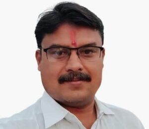 दीपका-हरदी बाजार बाईपास पर ट्रेलरों का अवैध कब्जा, रोज लग रहा लंबा जाम; रजनीश तिवारी ने थाना प्रभारी को सौंपा ज्ञापन।