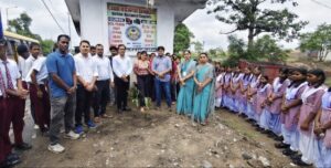 दीपका में पौधरोपण अभियान: स्वच्छ पर्यावरण का दिया संदेश, बच्चों को डीबीटी के फायदे भी बताए।