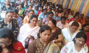 शिक्षकों ने भरी बरसात में “टेट मुक्ति रैली” निकाल कर  मुख्यमंत्री के नाम अपर कलेक्टर को सौंपे ज्ञापन टेट की अनिवार्यता को लेकर शिक्षकों में भारी आक्रोश